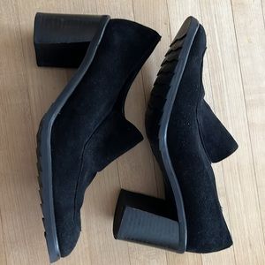 Aquatalia waterproof heeled slip on like new condition